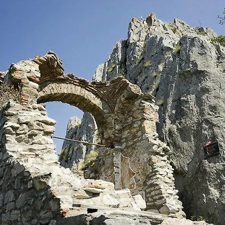 Canyon Matka Nature House *